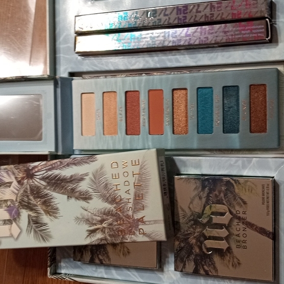 EXTREMELY RARE VINTAGE URBAN DECAY BEACHED MAKEUP VAULT - Picture 6 of 14
